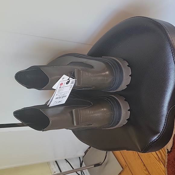 🎉HP🎉NWT ZARA LEATHER ANKLE BOOTS - Picture 7 of 17